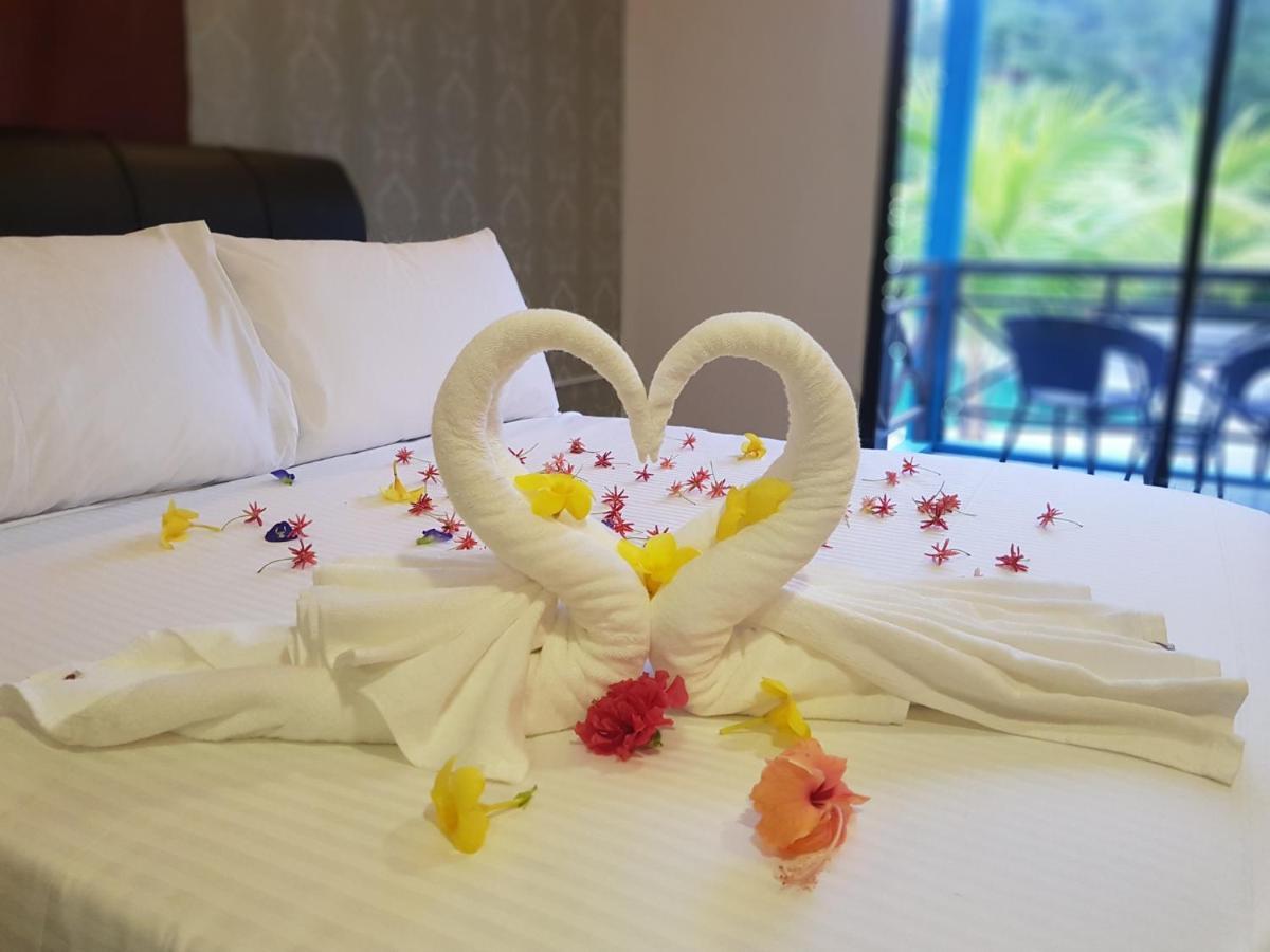 Pangkor Holiday Resort Kampong Sungai Udang Экстерьер фото